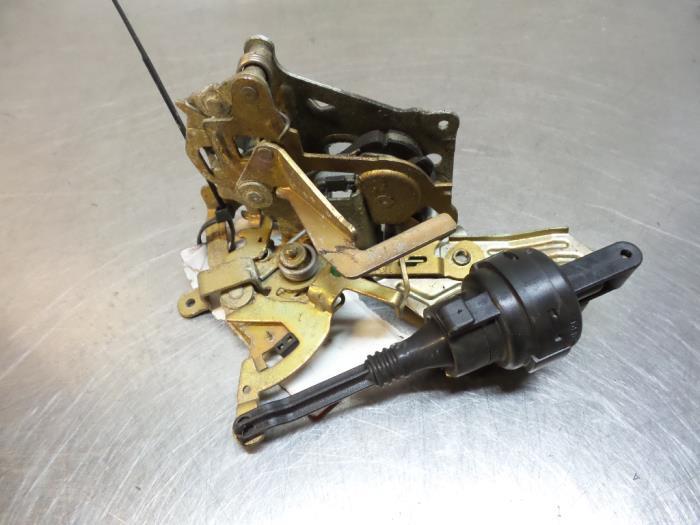 Deurslot Mechaniek 4Deurs links-achter van een Mercedes C-Kl, Gebruikt, -, Ophalen of Verzenden, -