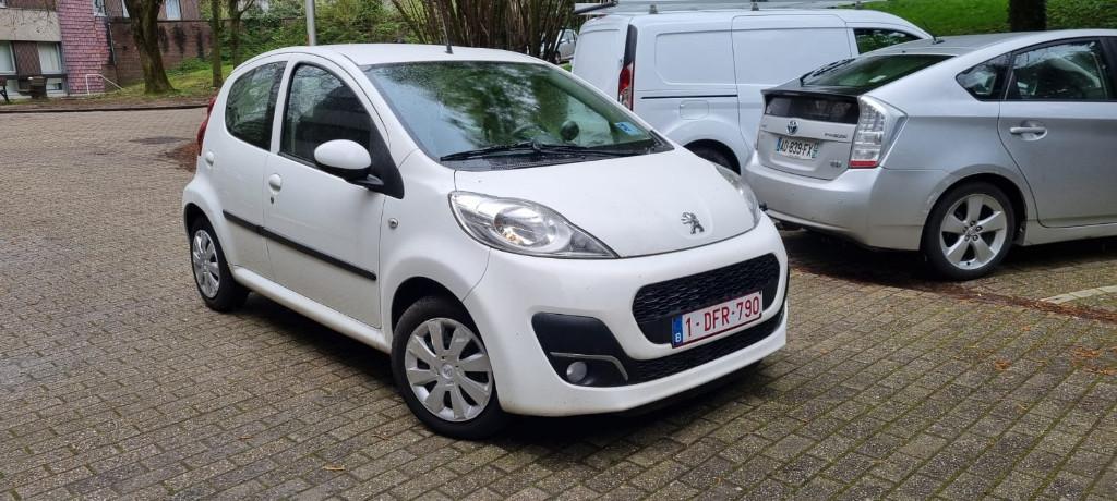 PEUGEOT 107 ESSENCE BOITE AUTOMATIQUE 32.000KM, Auto's, Peugeot, Stof, 50 kW, Wit, Particulier