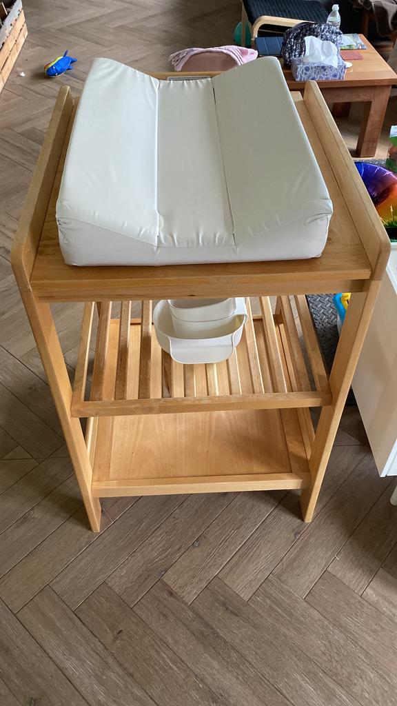 Compacte luiertafel ikea hout, Kinderen en Baby's, Ophalen, Gebruikt, 50 tot 70 cm, 75 tot 100 cm