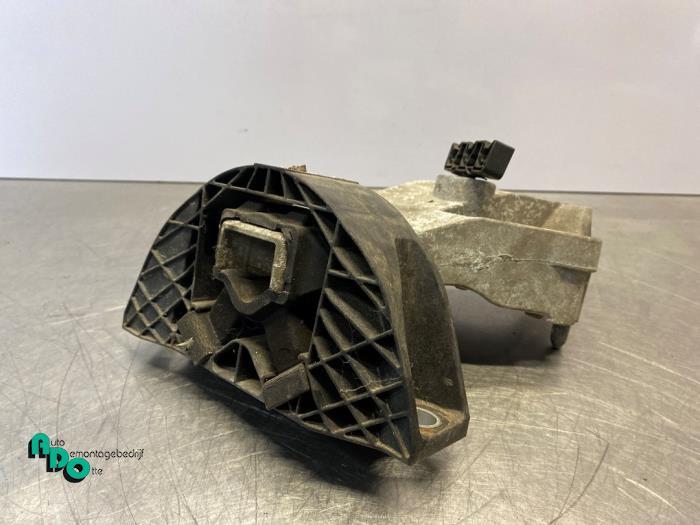 Support moteur d'un Renault Clio (Clio 4 12-), Renault, -, 3 mois de garantie, Utilisé
