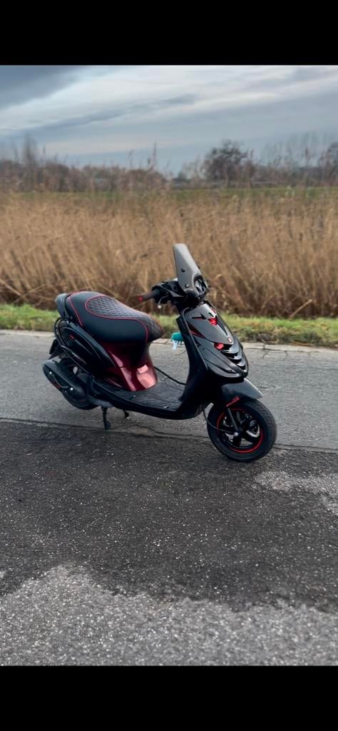 Piaggio zip 80cc, Fietsen en Brommers, Ophalen, Zo goed als nieuw, Zip