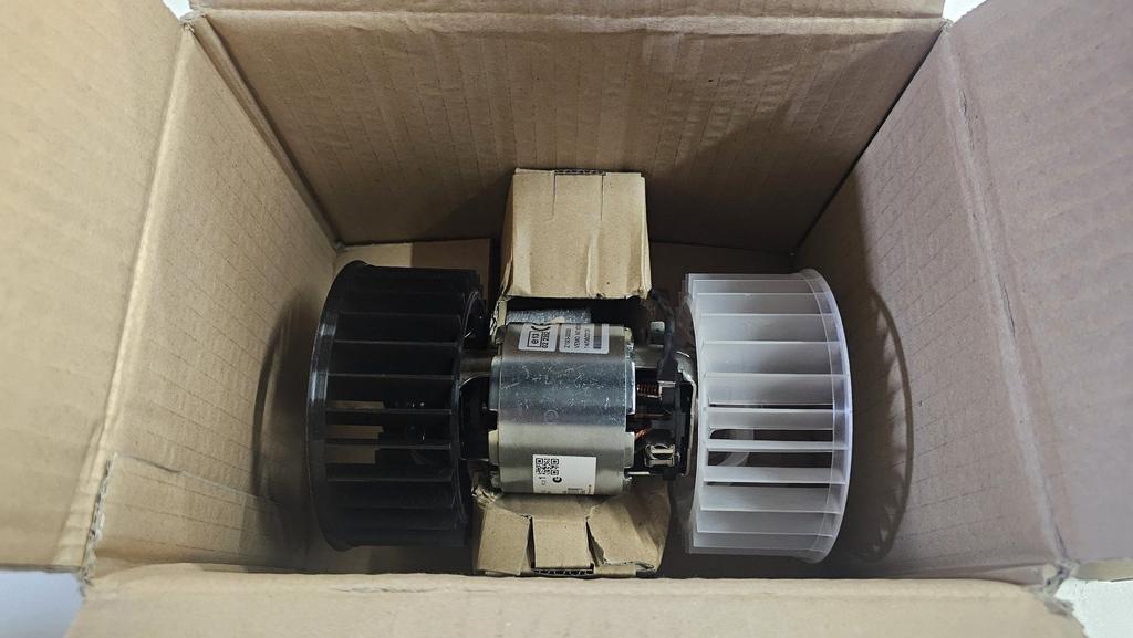 Kachelmotor nieuw zonder airco BMW 3 serie E30 64111370930 1, Auto-onderdelen, -, Nieuw, Ophalen of Verzenden, -