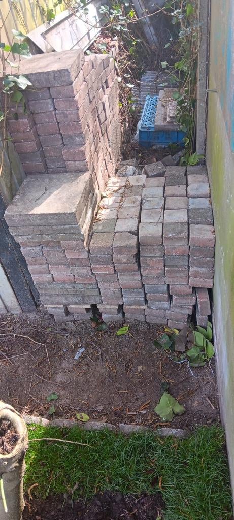 pavés beton +/- 400 pièces, Enlèvement