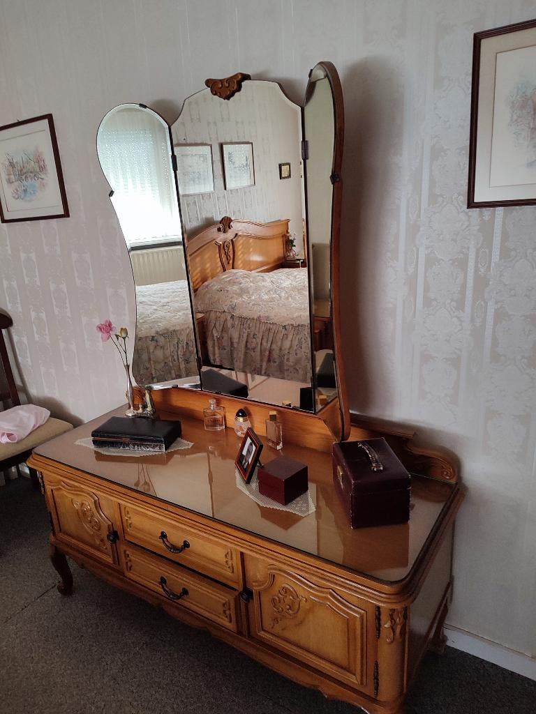 Armoire avec miroir, Enlèvement