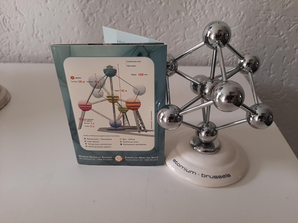 2006.Coffret Atomium  ROYAL BOCH + livret +pièce 2€ FDC