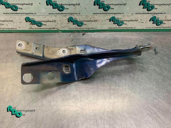 Charnière capot d'un Peugeot 308 (308 08-), Autos : Pièces & Accessoires, Autres pièces automobiles, Peugeot, Utilisé, 3 mois de garantie