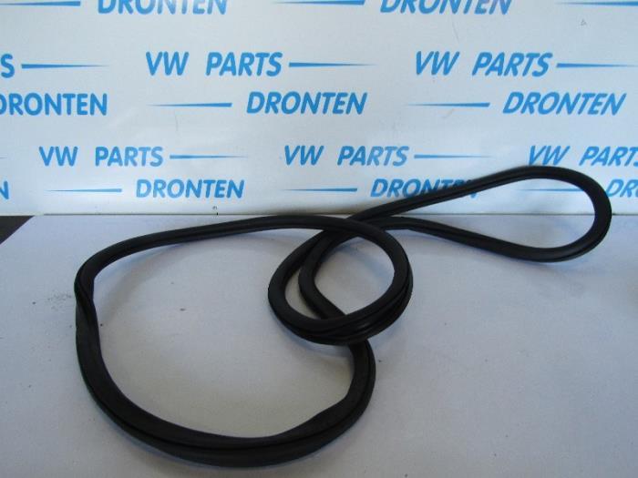Portierrubber 4Deurs rechts-voor van een Volkswagen Passat, Gebruikt, -, Volkswagen, -
