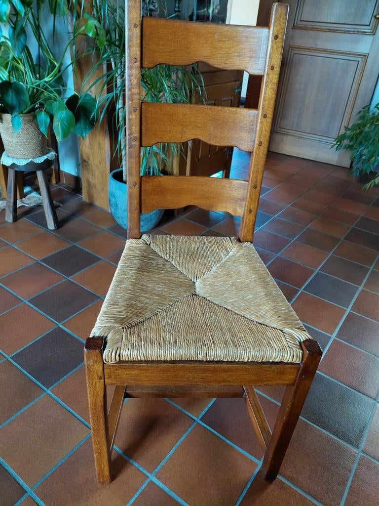 Eiken stoelen met biezen zitting ( 6 stuks)
5€ per stoel, Enlèvement