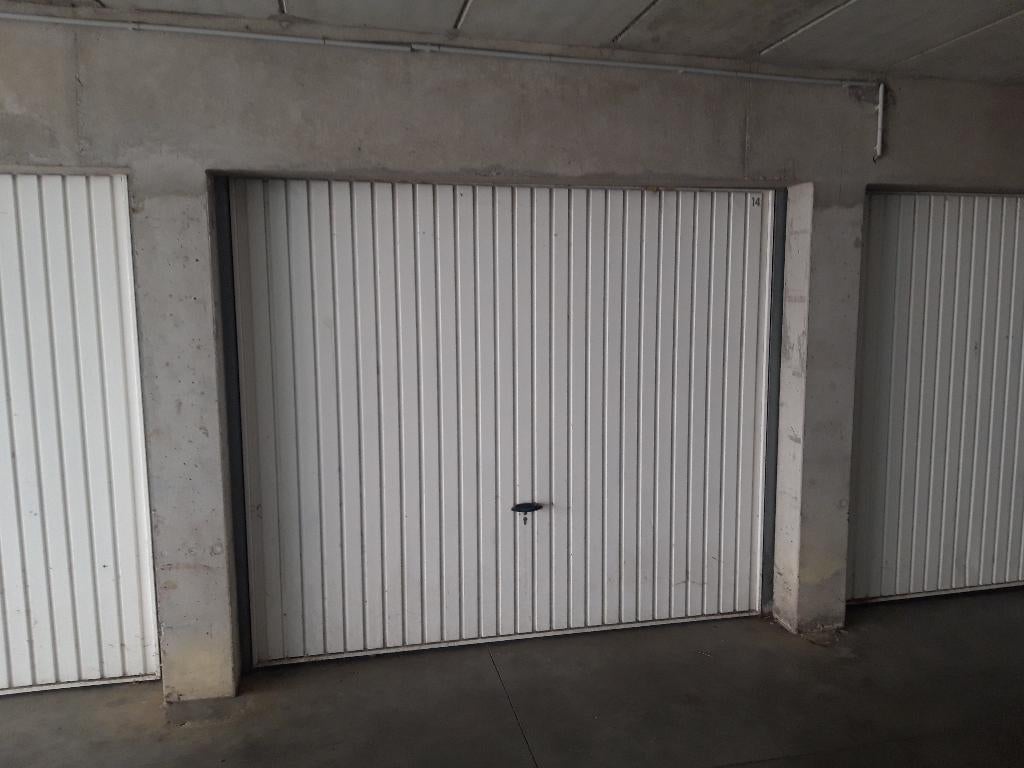 box de garage, 20 à 35 m², Province du Brabant wallon