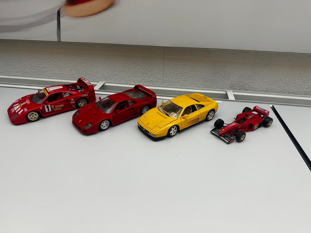 Burago ferrari schaalmodellen, Ophalen, Zo goed als nieuw