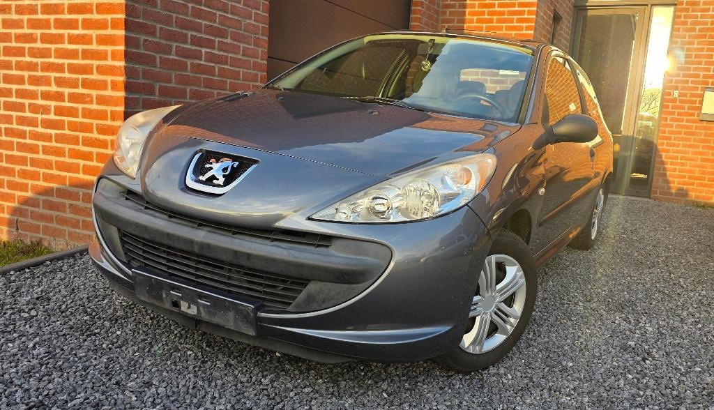 Peugeot 206+ 1.1 essence 2010"  129.0000 km. " ct ok : 2450€, Auto's, Elektrische ramen, Particulier, Euro 4, 3 deurs