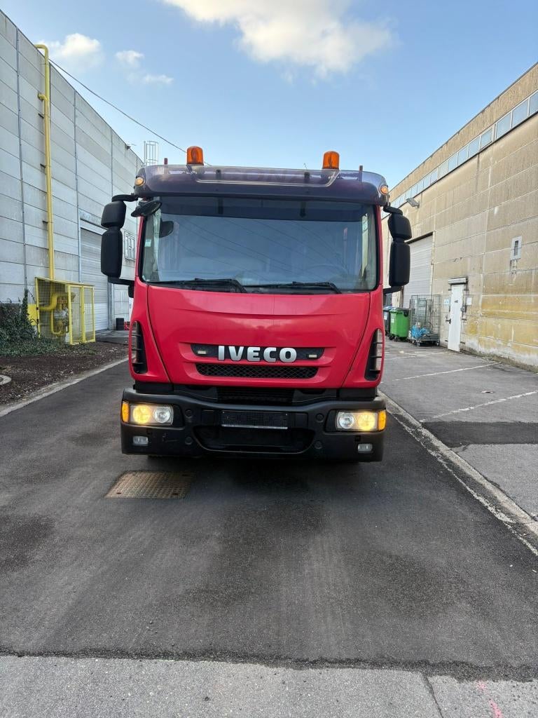 iveco eurocargo, Autos, Camions, Euro 5, Achat, 6 portes, Rétroviseurs électriques