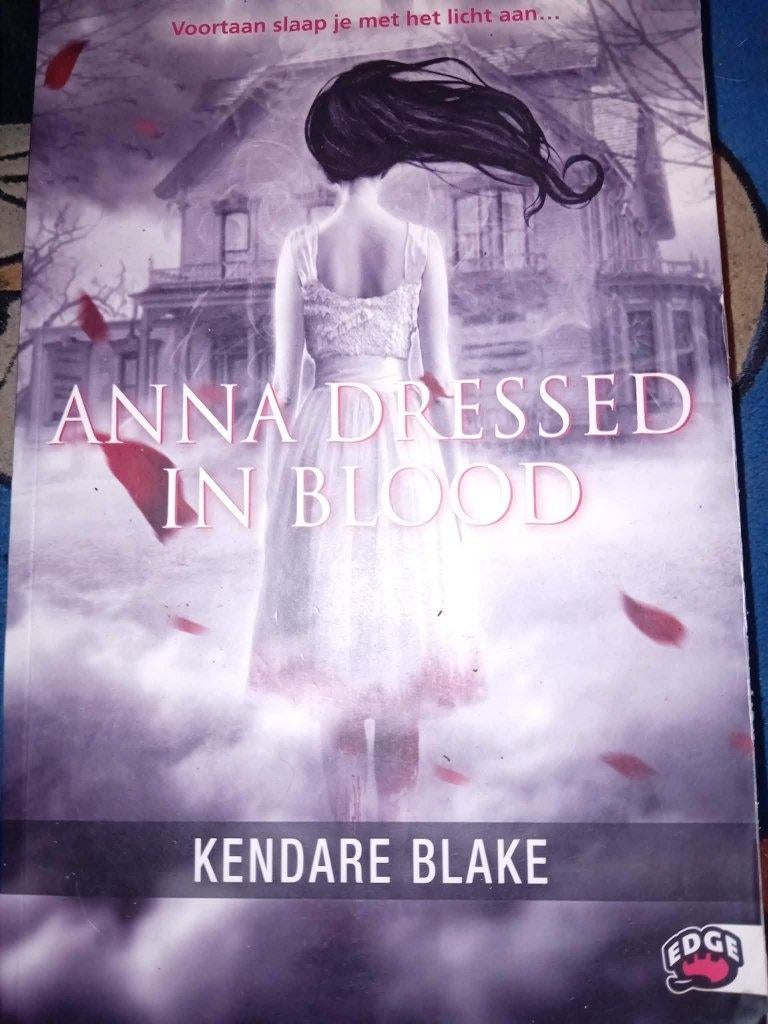 boek anna dressed in blood, Ophalen of Verzenden, Gelezen, Kendare blake