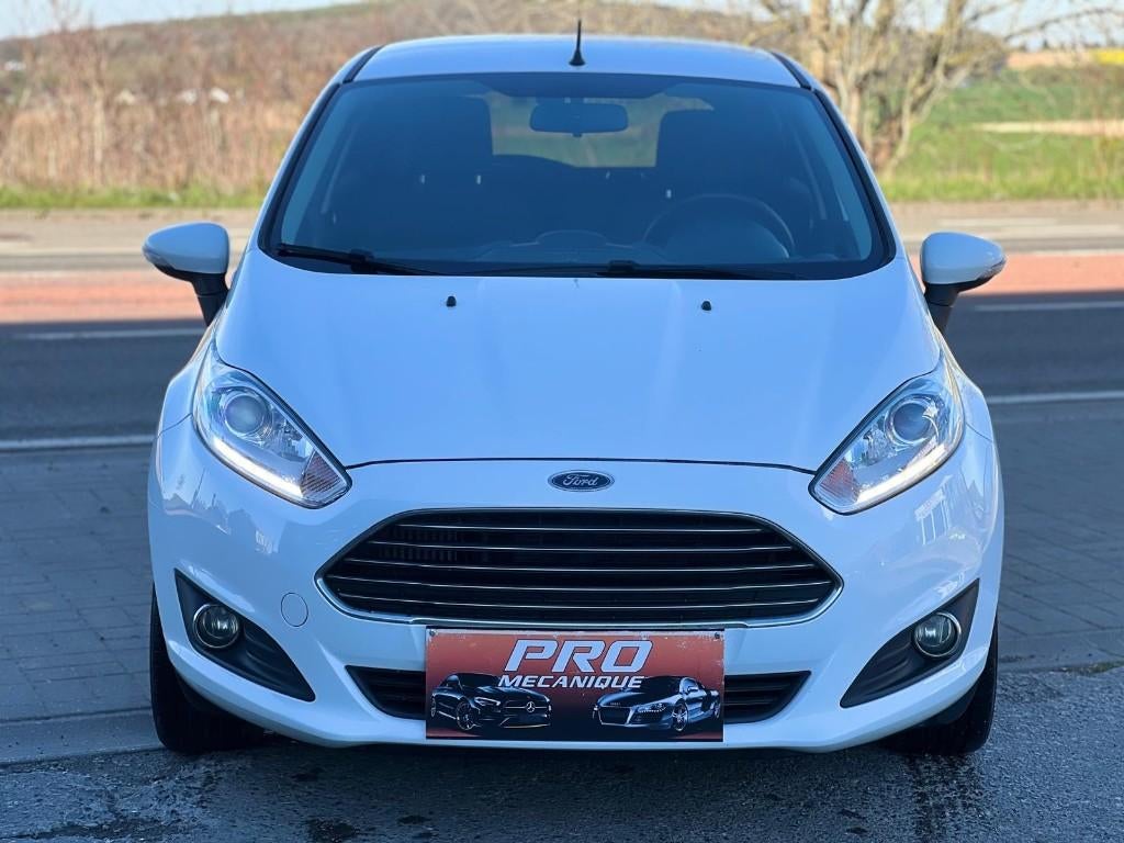 Ford Fiesta 1.5*Eurob*Clim*Nouv. Kit distri*Carnet*Ve*Re*Vc*, Auto's, Ford, Voorwielaandrijving, Testrit aan huis, Stof, Wit