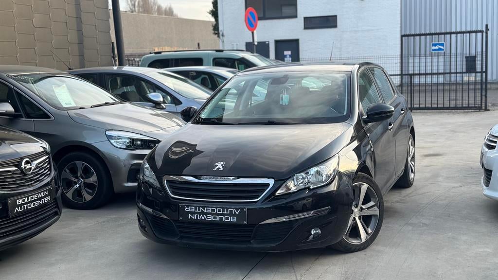Peugeot 308 1.2Benzine 2015 118.xxxkm /Garantie/Stadswagen, Auto's, Peugeot, Voorwielaandrijving, Stof, Zwart, Zwart