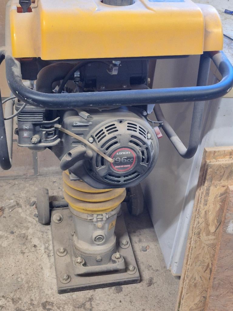 Lumag trilstamper, Ophalen, Zo goed als nieuw