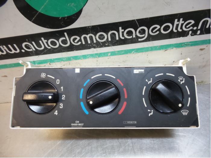 Panneau de commandes chauffage d'un Peugeot Partner (Partner, -, Utilisé, -, Peugeot