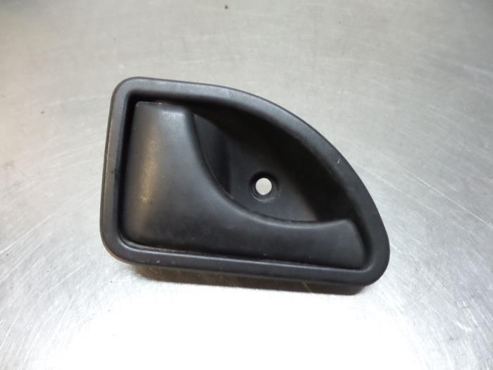 Poignée portière 2portes gauche d'un Renault Kangoo (Kango, Renault, -, Utilisé, -