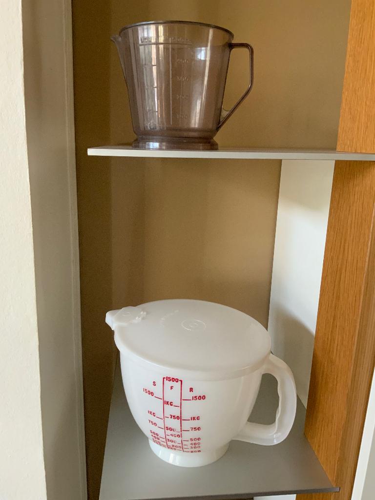 Grand pichet mesureur Tupperware, Maison & Meubles, Cuisine| Tupperware, Enlèvement ou Envoi, Utilisé, Blanc, Récipient ou Bol