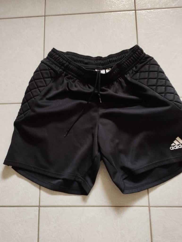 Nieuwe adidas keepers short. Medium., Sport en Fitness, Voetbal, Ophalen of Verzenden, Nieuw