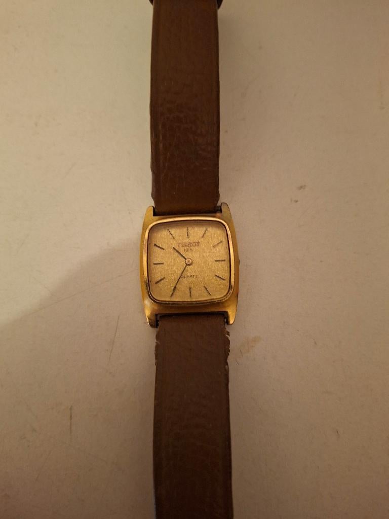 montre femme :  Tissot vintage " 125"  Année 1977/1978, Enlèvement, Montre-bracelet, Cuir, Autres marques