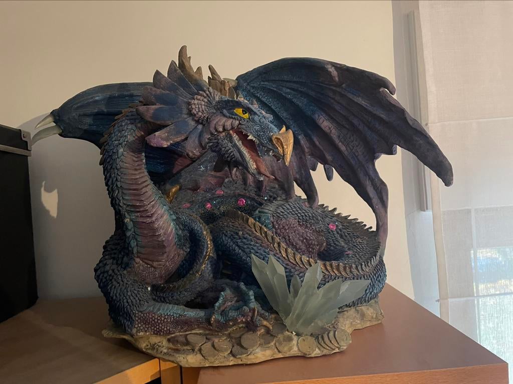 Grand Dragon de 40cm de large et 35 cm de hauteur, Vêtements | Femmes, Comme neuf