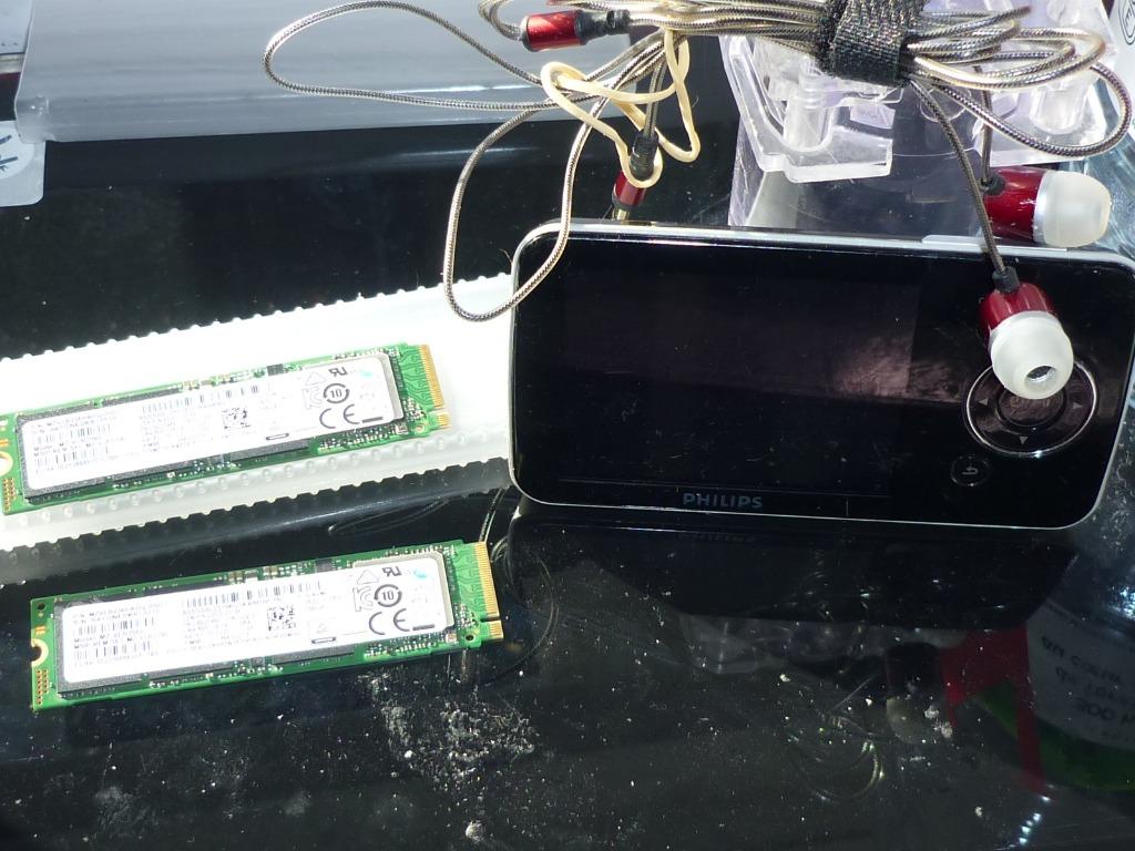 PHILIPS SAMSUNG MP3-video, SSD 1x 256 GB PCle NVMe DC+3,3V=2, Ophalen of Verzenden, Zo goed als nieuw, Dvd, Samsung nieuw