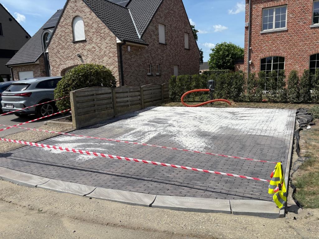 Grondwerken-Afbraakwerken-Klinkerwerken-Tuinaanleg, Diensten en Vakmensen