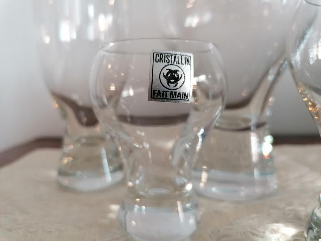 Verrerie en cristal., Enlèvement