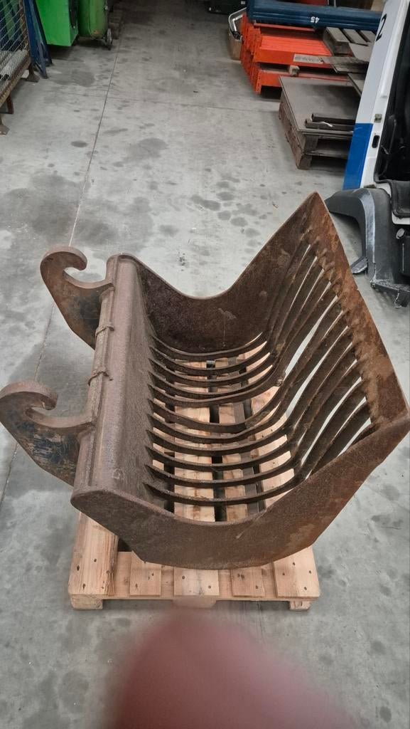 Puinbak, Zakelijke goederen, Ophalen