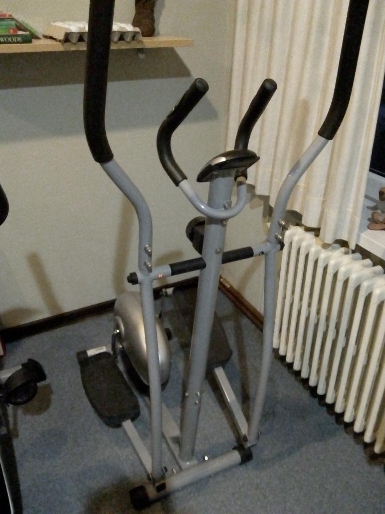 verlaagde prijs crosstrainer / fitnesstoestel, Enlèvement, Comme neuf, Bras, Vélo elliptique