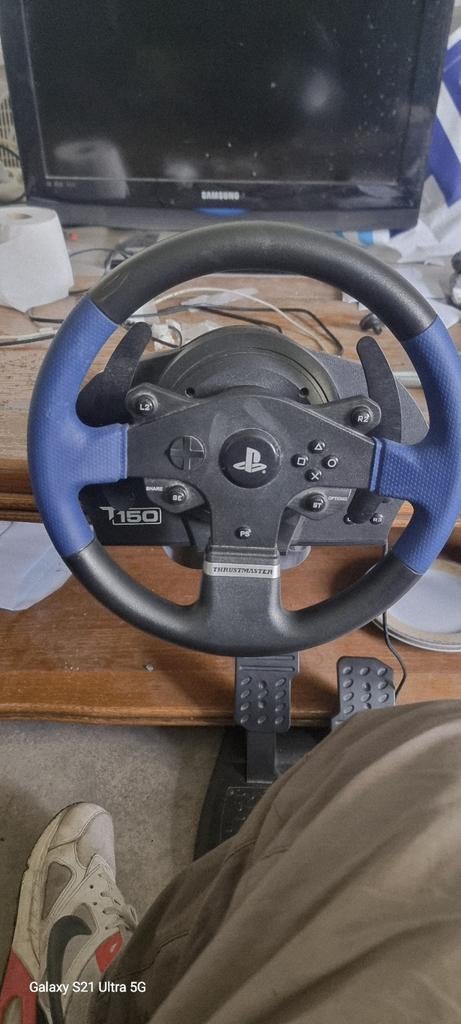 Volant ps3 ps4 a vendre avec son pédaliers, Consoles de jeu & Jeux vidéo, Enlèvement