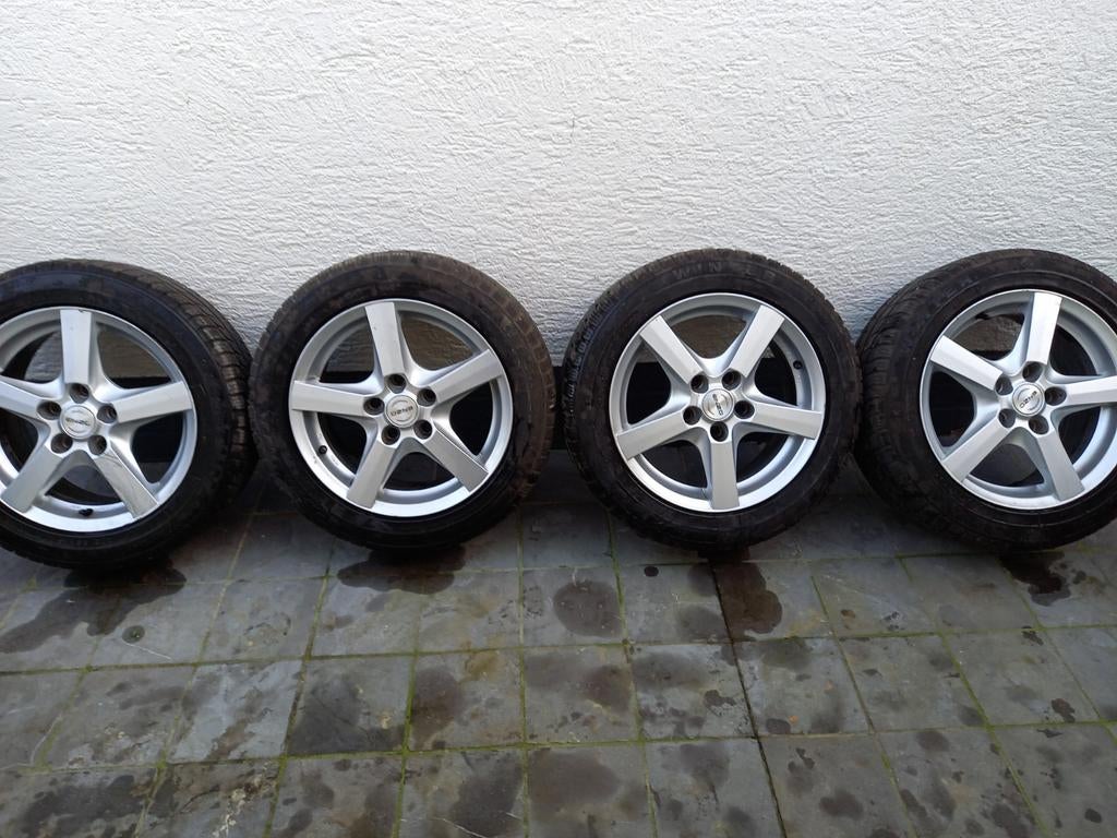 4 JANTES 16" 5 TROUS + PNEUS HIVER 205/55R16 91USÉE, Autos : Pièces & Accessoires, Enlèvement, Utilisé, Pneus hiver, Pneu(s)
