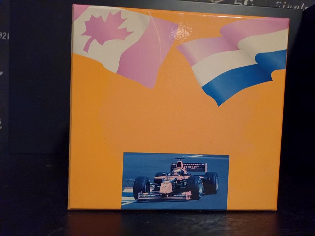 Jos Verstappen set Arrows F1 1:43 + helm Canada 2000, Ophalen of Verzenden, Auto, MiniChamps