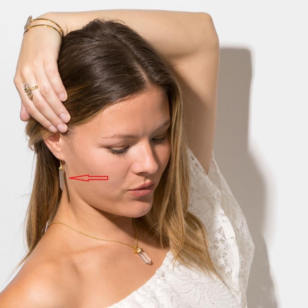 14K vergulde Spike Pencil Cut grijze maansteen oorbellen, Handtassen en Accessoires, Oorbellen, Nieuw, Ophalen of Verzenden, Met edelsteen