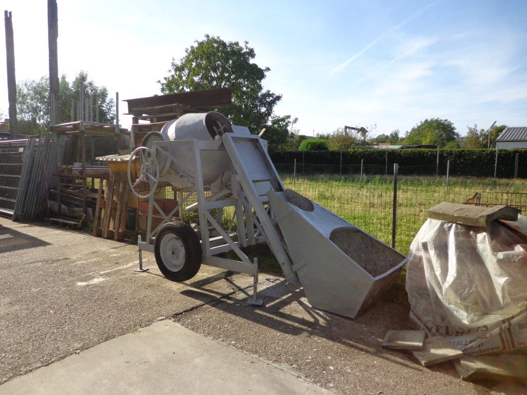 betonmolen(s) met ophaalbak 420 liter +Atika185 liter+1 stuk, Ophalen