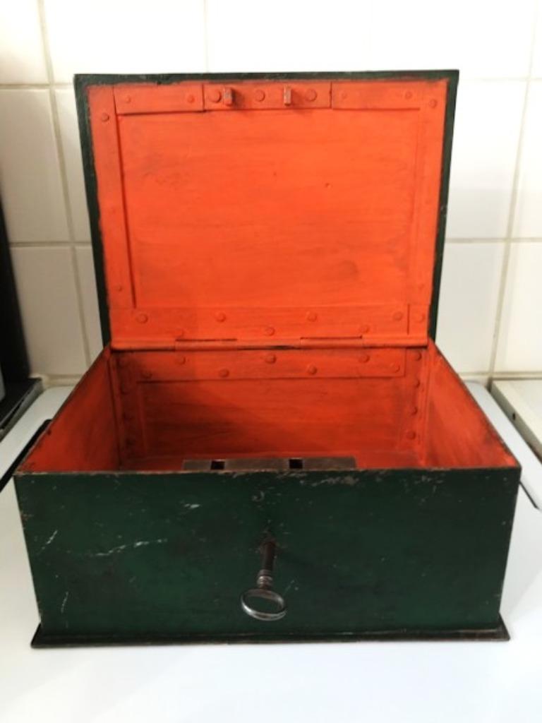 Geldkist Beaumont grote Kluis & sleutel 4,7kg Antiek🤑😎💎🤗, Antiek en Kunst, Curiosa en Brocante, Ophalen of Verzenden