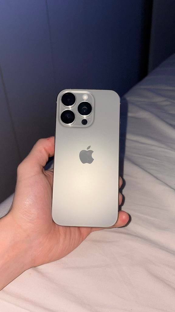 Iphone 16 pro, Télécoms, Téléphonie mobile | Housses, Coques & Façades | Apple iPhone, Comme neuf, Enlèvement ou Envoi