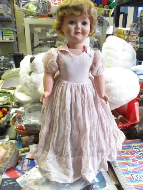 ancienne poupée  unica  belgique --  70 cms, Collections, Poupées, Enlèvement ou Envoi, Utilisé, Poupée