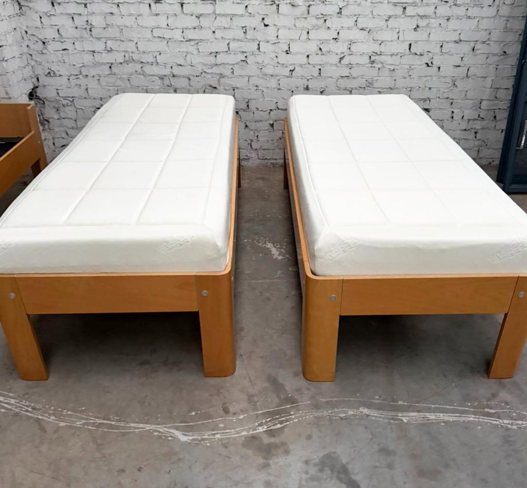 Twee identieke Auping Auronde 80 x 200 met Tempur matrassen, Ophalen, Verstelbaar, Auping, design, 80 cm