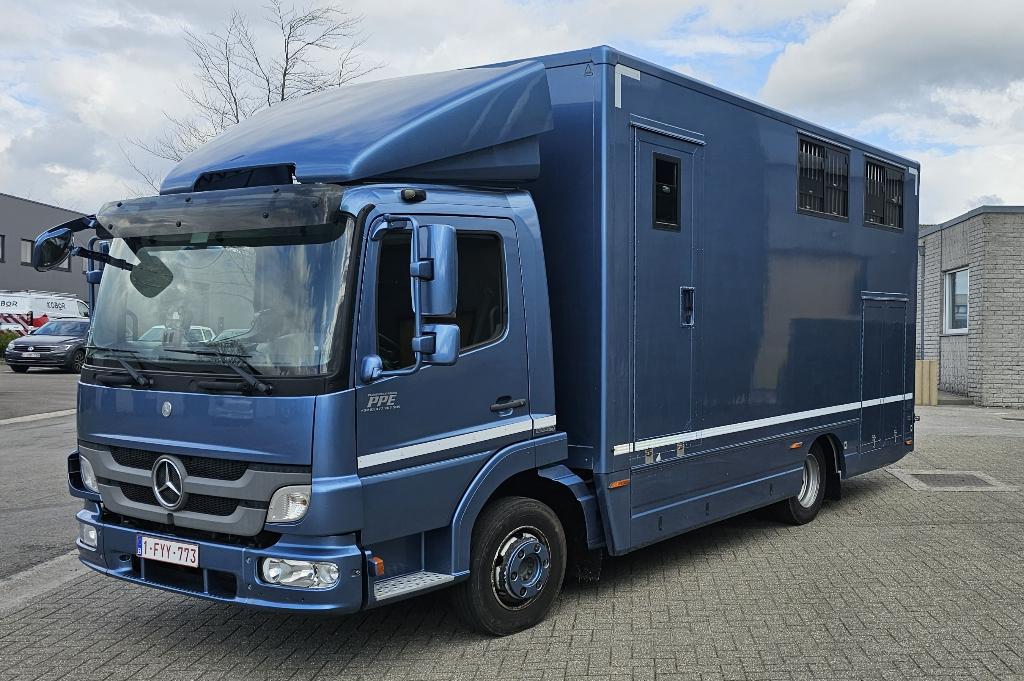 Camion Chevaux – Mercedes Atego 8T6 - 4 chevaux, Animaux & Accessoires, Enlèvement, Utilisé, Aluminium, Autres types