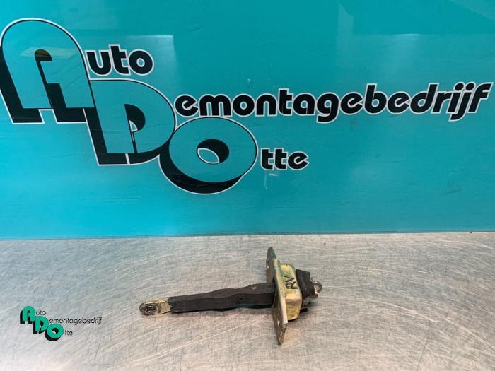 Butée 2portes droite d'un Toyota Starlet (Starlet 90-), -, 3 mois de garantie, Toyota, Utilisé