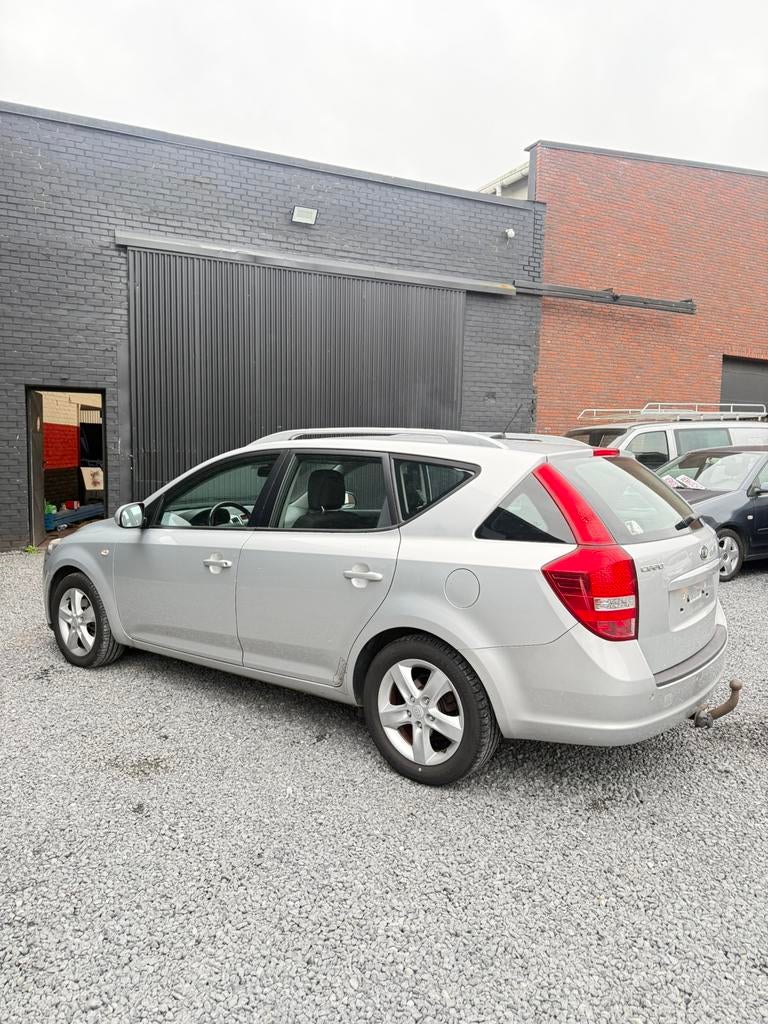 À VENDRE — KIA CEED 1.6 CRDI, Autos, 5 portes, Tissu, 4 cylindres, 66 kW