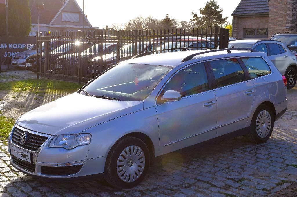 Vw Passat 1.9TDi/Airco/GPS/1st Owner/HISTORY, Autos, Argent ou Gris, Achat, Entreprise, Boîte manuelle