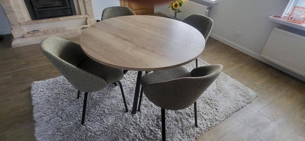 Table ronde en chêne et 4 chaises., Quatre personnes, Rond, Comme neuf, Enlèvement