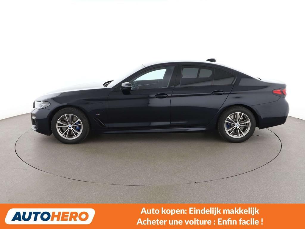 BMW 5 Serie 520 520e M Sport (bj 2021, automaat), Auto's, Automaat, Gebruikt, Blauw, Leder