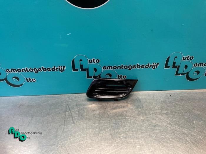 Pare-chocs grille d'un Renault Twingo (Twingo 07-), Renault, -, 3 mois de garantie, Utilisé