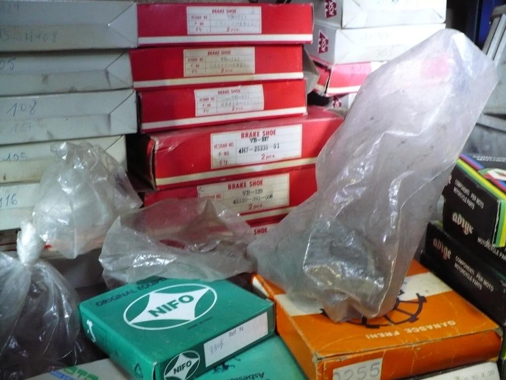 Yamaha schijf en trommel rem van 1970 tot 2000, Motos, Enlèvement, Neuf