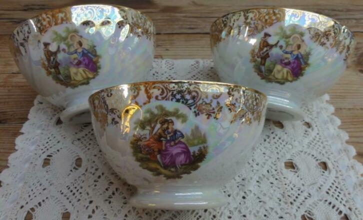 3 Franse barok parelmoer spoelkommen, goudkleurige sierrand, Antiquités & Art, Curiosités & Brocante, Enlèvement ou Envoi