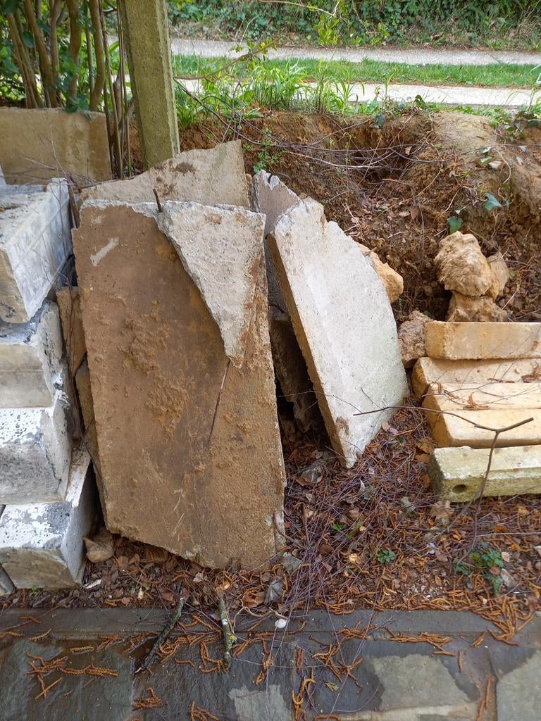 A DONNER. Poteaux et éléments en béton armé, Enlèvement